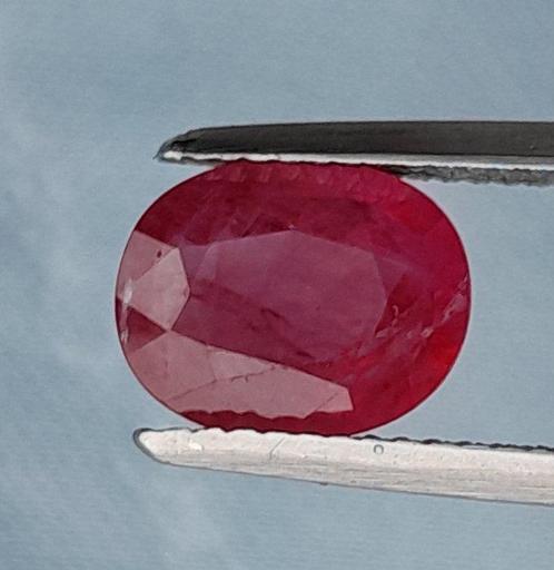 1 pcs Rood Robijn - 3.15 ct - GEM-TECH Istituto Gemmologico, Sieraden, Tassen en Uiterlijk, Edelstenen