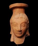 Oud-Grieks, Archaïsche Periode Jonge Kore met een