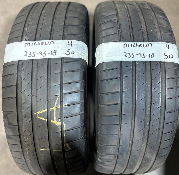 2x235-45-18 Michelin Zomer 2x4mm €50 per band 235 45 18, Auto-onderdelen, Banden en Velgen, 18 inch, Zomerbanden, 235 mm, Personenwagen