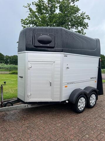 Degelijke Humbaur vol-alu 2-paards met zadelkamer! beschikbaar voor biedingen