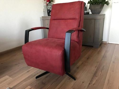 Leren draaifauteuil met hoge rug en stervoet - rood leer - E, Huis en Inrichting, Fauteuils, 50 tot 75 cm, 75 tot 100 cm, Nieuw