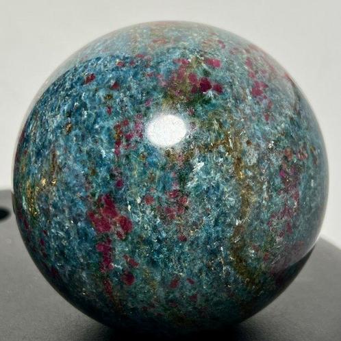 Fine Ruby in Kyanite sphere Kristal - Hoogte: 10.22 cm -, Verzamelen, Mineralen en Fossielen