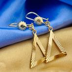 18 Krt. gouden oorstekers; driehoek (oorbellen) (oorbellen), Sieraden, Tassen en Uiterlijk, Oorbellen, Ophalen of Verzenden, Gebruikt