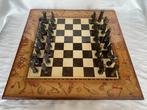 Schaakspel - Vintage figuren in bronslegering en houten, Antiek en Kunst, Curiosa en Brocante