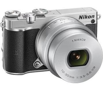 Nikon 1 J5 Systeemcamera + VR 10-30mm f/3.5-5.6 PD-Zoom - Zi beschikbaar voor biedingen