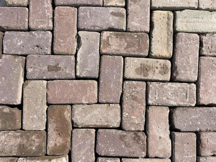 Oude gebakken keiformaten Groesbeek bont (op pallets), Tuin en Terras, Tegels en Klinkers, Keramiek, Ophalen of Verzenden
