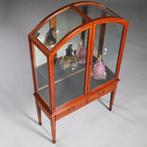 Unieke satijnhouten vitrine met halfronde glazen bovenkant c, Antiek en Kunst, Ophalen of Verzenden