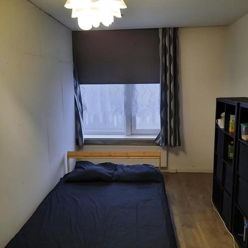 Gemeubileerde studentenkamer aan Brigantijnstraat gevonden i, Huizen en Kamers, Kamers te huur, Minder dan 20 m², Rotterdam