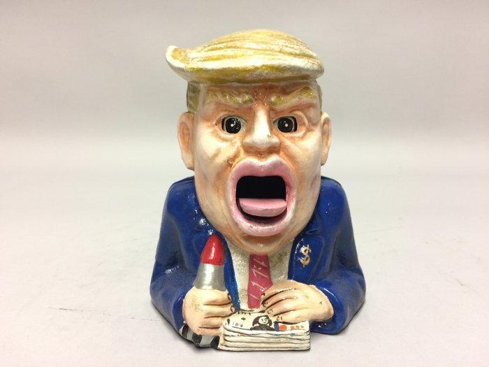 Spaarpot - Gietijzeren President Donald Trump als spaarpot, Antiek en Kunst, Kunst | Designobjecten