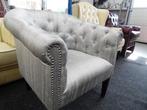 Koopje! rood of zilver zijde Chesterfield Stoel / club chair, Huis en Inrichting, Stoelen, Ophalen, Zo goed als nieuw, Stof, Chesterfield