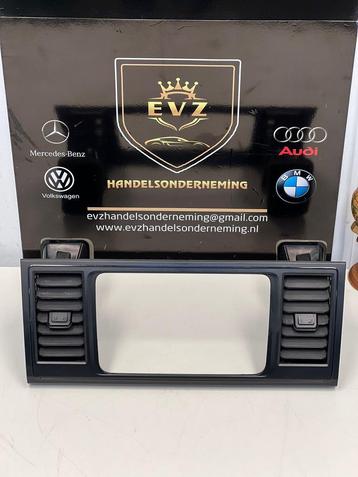 VW Transporter T6 dashboard + luchtrooster bj2018 beschikbaar voor biedingen