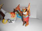 Yone - Vliegende Olifant met draaiende Gyro, in doos &