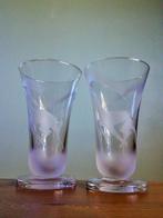 2 Geëtste Art Deco drinkglazen met gestileerd decor van