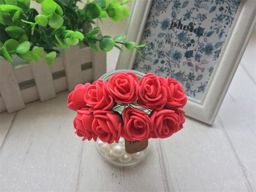 Mini foam roos 2, 5 cm. Rood +/- 144st zak,  Mini foam roos, Huis en Inrichting, Woonaccessoires | Kunstplanten en Kunstbloemen