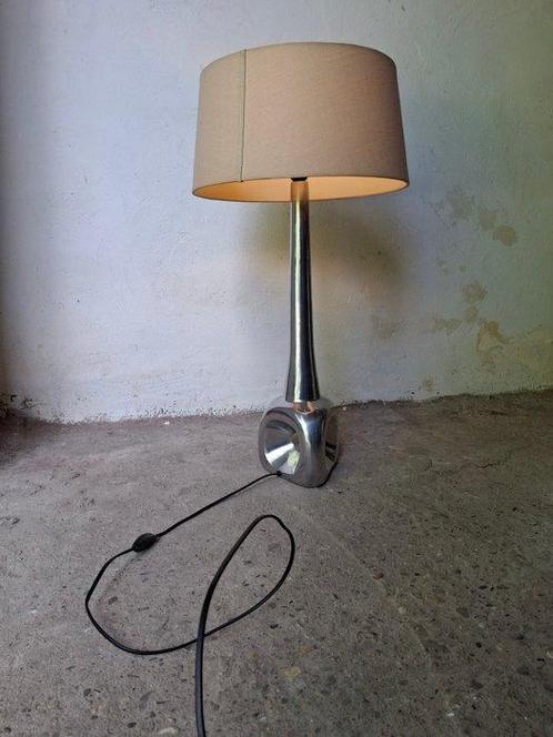 Lamp - Aluminium - Gegoten aluminium lampvoet, Antiek en Kunst, Kunst | Designobjecten