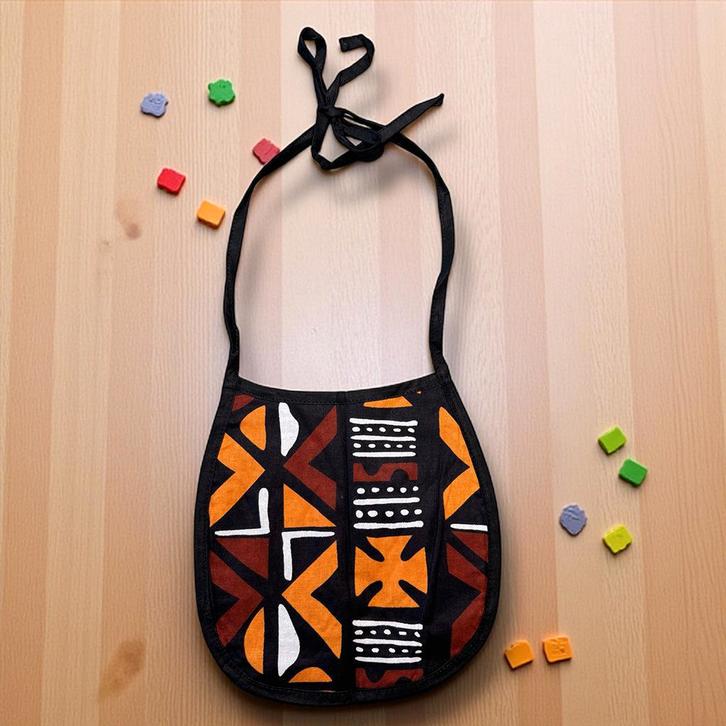 Afrikaanse print slabbetje - Bruin Kruis Bogolan (Unisex), Hobby en Vrije tijd, Stoffen en Lappen, Nieuw, Ophalen of Verzenden