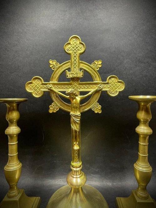Antiek Crucifix (3) - vergulde bronz - 1850-1900 - Altaar, Antiek en Kunst, Kunst | Niet-Westerse kunst