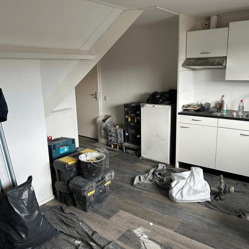 Gestoffeerde studio aan Oude Doelen in Hilversum gevonden in, Huizen en Kamers, Kamers te huur, 35 tot 50 m², Overige regio's