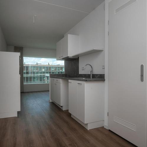 Studio met Tuin in Amsterdam gevonden in Amsterdam, Huizen en Kamers, Kamers te huur, 35 tot 50 m², Amsterdam