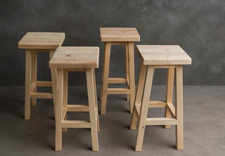 Nieuwe stevige mooie barkrukken - vurenhout, Huis en Inrichting, Barkrukken, 60 tot 90 cm, Met voetsteun, 5 krukken of meer, Nieuw