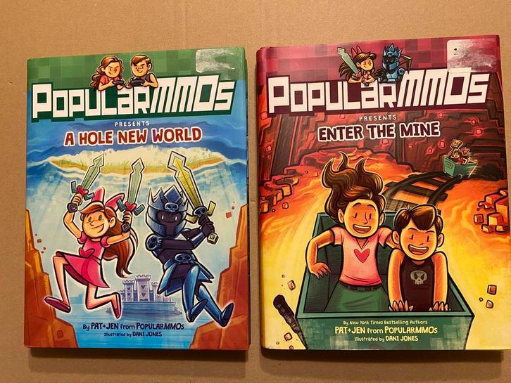 PopularMMos - Delen 1 en 2 - ENGELS - NIEUW, Boeken, Stripboeken, Nieuw, Meerdere stripboeken, Ophalen of Verzenden