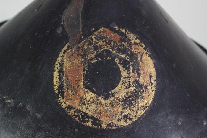 Harnas - Japan - Jingasa met Gold Family Mon : KA2-79 Edo, Antiek en Kunst, Antiek | Overige Antiek