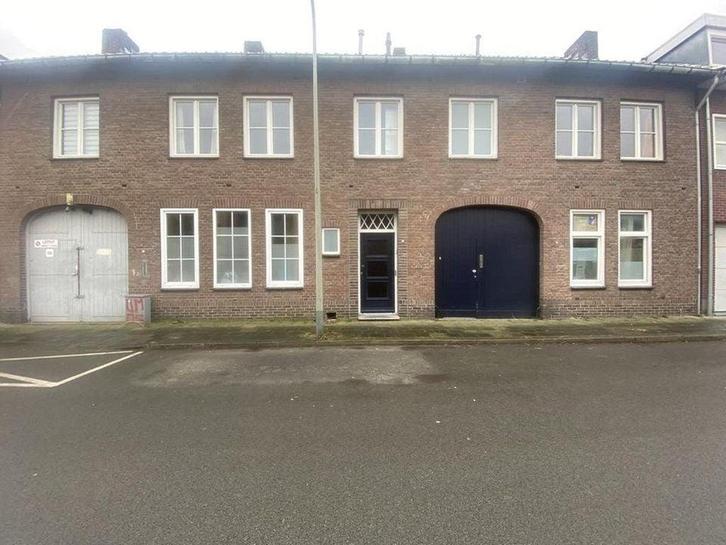 Kamer te huur aan Dampstraat in Maastricht - Limburg, Huizen en Kamers, Kamers te huur, Minder dan 20 m², Maastricht