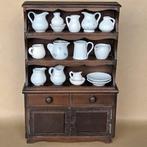 - - Speelgoed meubels Poppenmeubel met miniatuur porseleinen
