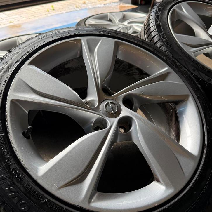 5x115 WINTER orig opel insignia B astra J zafira C 18 inch, Auto-onderdelen, Banden en Velgen, 18 inch, Winterbanden, 235 mm, Personenwagen