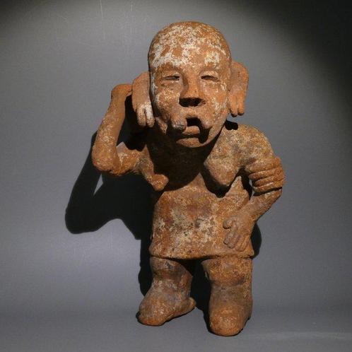 Nee, Terracotta Vrouwenfiguur. GEPUBLICEERD. 23 cm H. 100, Verzamelen, Mineralen en Fossielen