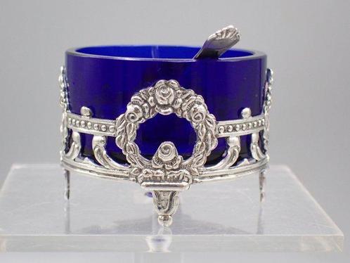Zoutvat - Met blauwe glazen voering - .835 zilver, Antiek en Kunst, Antiek | Goud en Zilver