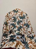 Exclusieve bloemrijke stof, interieurontwerp - realistisch