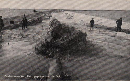 ZUIDERZEEWERKEN - Het opspuiten van de Dijk, Verzamelen, Ansichtkaarten | Nederland, Verzenden