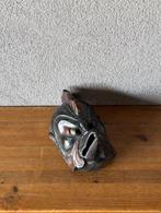 Decoratief ornament - Japan - Gigaku-masker van Garuda