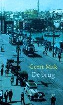 De brug door Geert Mak hardcover 9789059650466, Boeken, Zo goed als nieuw, Verzenden
