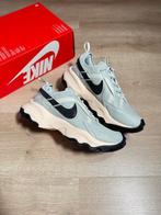 Nike - Sneakers - Maat: EU 42 - Nieuw met tags, Nieuw