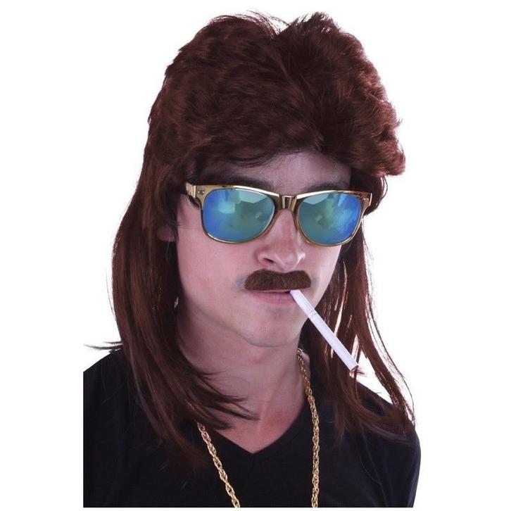 Bruine verkleed herenpruik met matje - Herenpruiken, Hobby en Vrije tijd, Feestartikelen, Verzenden