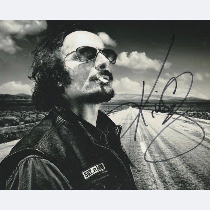 Sons of Anarchy - Signed by Kim Coates (Tig Trager), Verzamelen, Film en Tv
