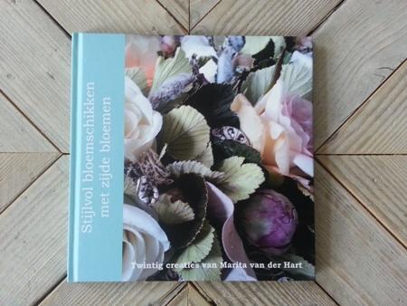 Stijlvol bloemschikken met zijde bloemen marita, Huis en Inrichting, Woonaccessoires | Kunstplanten en Kunstbloemen, Nieuw, Ophalen of Verzenden
