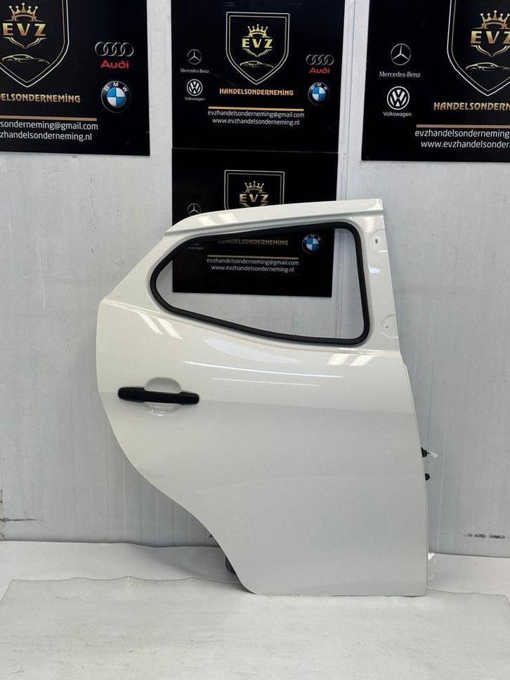 Toyota Aygo portier 4-deurs rechts achter deur bj.2019 wit, Auto-onderdelen, Carrosserie en Plaatwerk, Gebruikt, Toyota, Achter