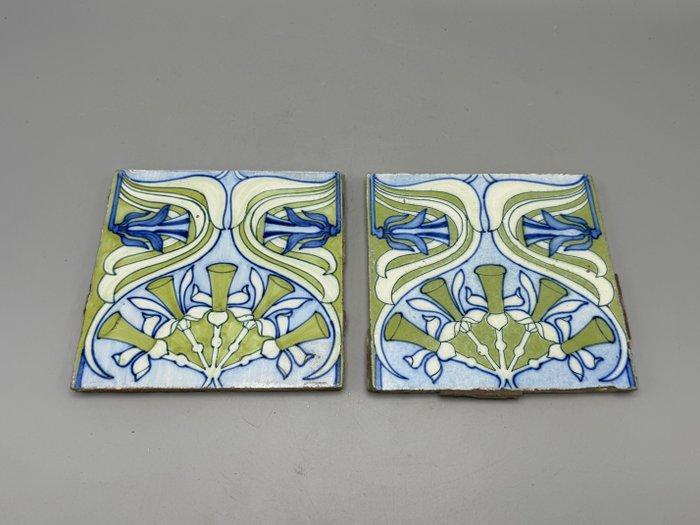 Tegel - 2 bloemen Art Nouveau tegels Jugendstil - tegels, Antiek en Kunst, Kunst | Designobjecten