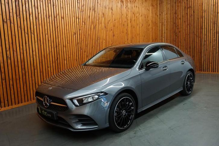 MERCEDES-BENZ A-KLASSE 250e AMG LINE LIOMOUSINE 69.170KM 028, Auto's, Mercedes-Benz, Onderhoudsboekje, Automaat, Sedan, Zilver of Grijs