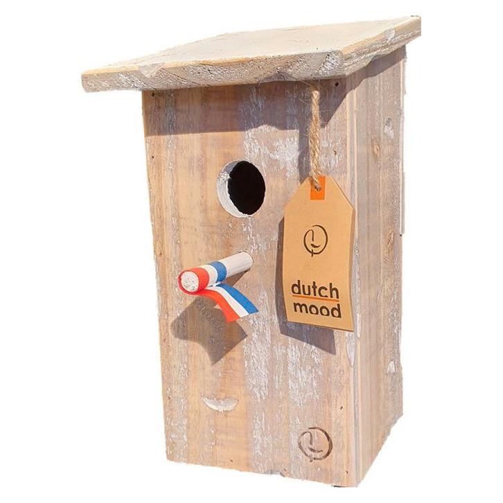 Een minimalistisch houten vogelhuisje met schuindak in de..., Huis en Inrichting, Woonaccessoires | Overige, Nieuw, Ophalen of Verzenden