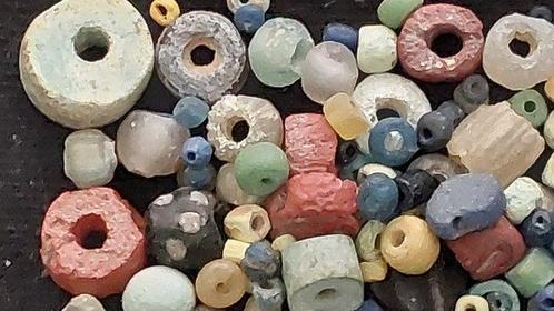 Oud Egyptisch naar Romeins Glas meer dan 100 antieke kralen, Sieraden, Tassen en Uiterlijk, Antieke sieraden