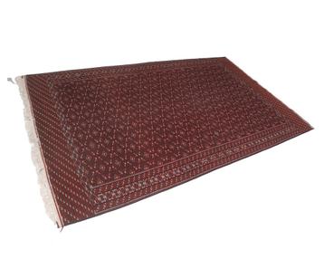 Een oosters tapijt, afm. 210 x 350 cm. beschikbaar voor biedingen