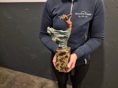 Beeld, Bronze Lady, Dress in the Wind - 32 cm - Brons,, Antiek en Kunst, Kunst | Designobjecten