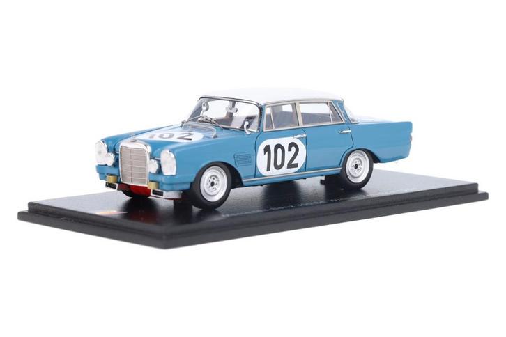 Mercedes-Benz 300 SE 43SPA1964 Spark Models  Modelauto 1:43, Hobby en Vrije tijd, Modelauto's | 1:43, Verzenden