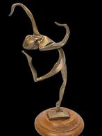 sculptuur, Dancing woman sculpture - 175 mm - Koper, Messing, Antiek en Kunst