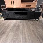 Tv-meubel Piastra - Mangohout in deep black - Pronto Wonen, Huis en Inrichting, Kasten | Televisiemeubels, Ophalen of Verzenden