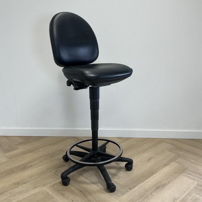 Baliestoel / werkstoel met wielen en voetenring, zwart, Huis en Inrichting, Bureaustoelen, Bureaustoel, Zwart, Gebruikt, Ergonomisch